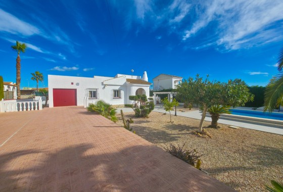 Sprzedaż - Willa wolnostojąca -
Torrevieja - Costa Blanca