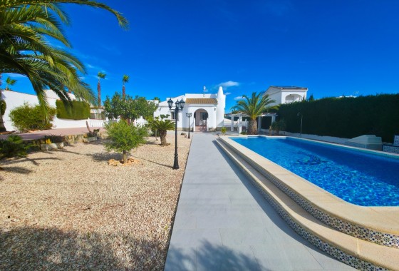 Sprzedaż - Willa wolnostojąca -
Torrevieja - Costa Blanca