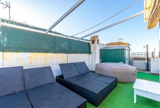 Sprzedaż - Willa w zabudowie bliźniaczej -
Torrevieja - Aguas Nuevas
