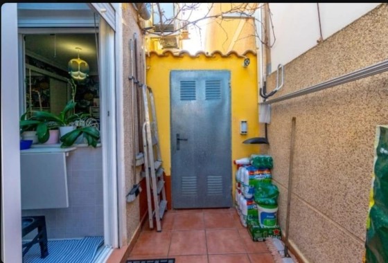 Sprzedaż - Willa w zabudowie bliźniaczej -
Torrevieja - Aguas Nuevas