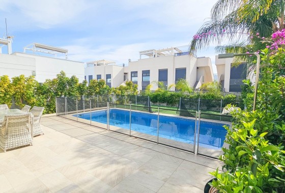 Herverkoop - Vrijstaande Villa -
Rojales - Cuidad Quesada