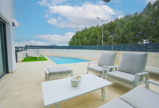 Resale - Freistehende Villa -
Dolores