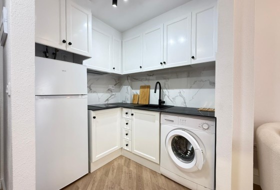 Sprzedaż - Apartament / Mieszkanie -
Torrevieja - Parque de las Naciones