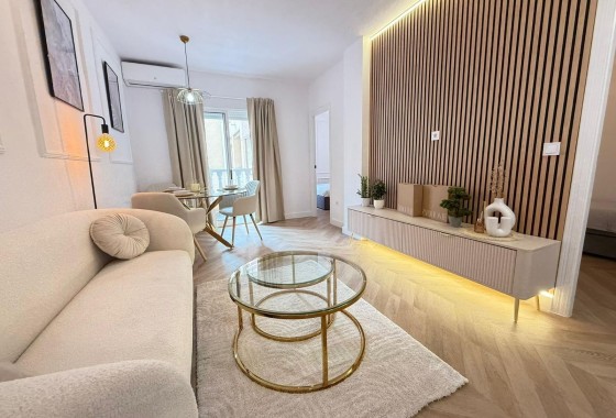 Sprzedaż - Apartament / Mieszkanie -
Torrevieja - Parque de las Naciones