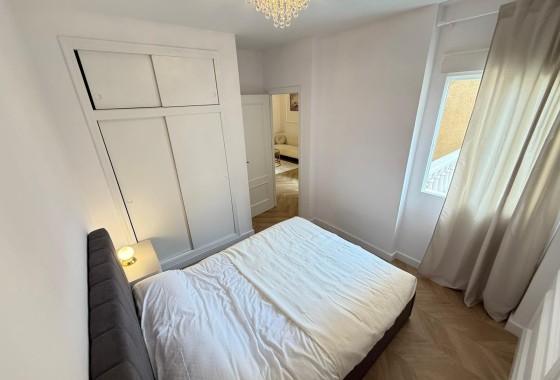 Sprzedaż - Apartament / Mieszkanie -
Torrevieja - Parque de las Naciones