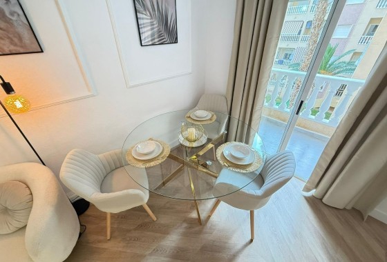 Sprzedaż - Apartament / Mieszkanie -
Torrevieja - Parque de las Naciones