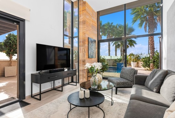 Venta - Chalet Independiente -
Cabo Roig - Costa Blanca