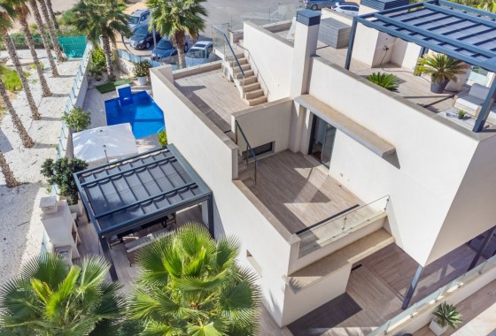 Venta - Chalet Independiente -
Cabo Roig - Costa Blanca