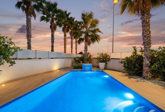 Venta - Chalet Independiente -
Cabo Roig - Costa Blanca