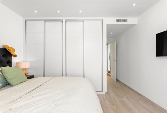 Venta - Chalet Independiente -
Cabo Roig - Costa Blanca