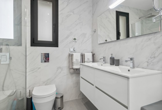 Herverkoop - Vrijstaande Villa -
Algorfa