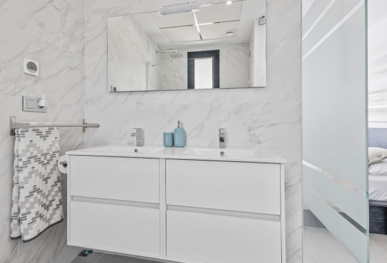 Herverkoop - Vrijstaande Villa -
Algorfa