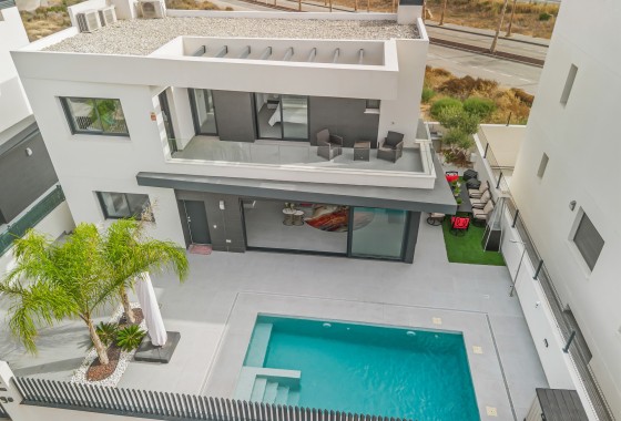 Herverkoop - Vrijstaande Villa -
Algorfa