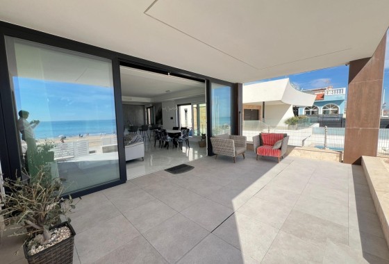 Herverkoop - Vrijstaande Villa -
Torrevieja - La Mata