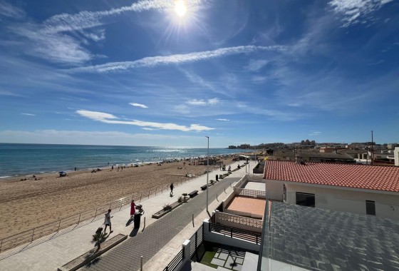 Herverkoop - Vrijstaande Villa -
Torrevieja - La Mata