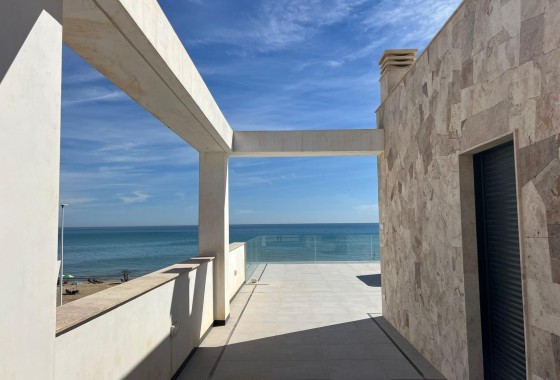 Herverkoop - Vrijstaande Villa -
Torrevieja - La Mata
