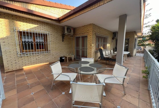 Resale - Freistehende Villa -
Orihuela Costa - Campoamor