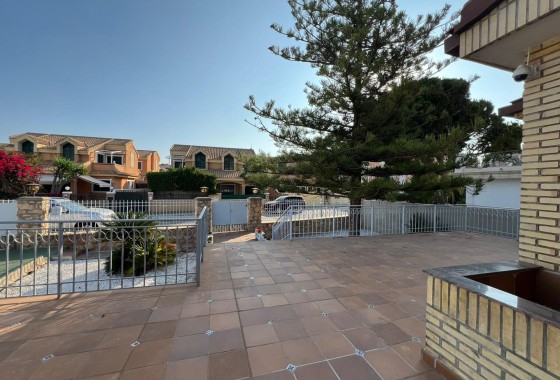 Resale - Freistehende Villa -
Orihuela Costa - Campoamor