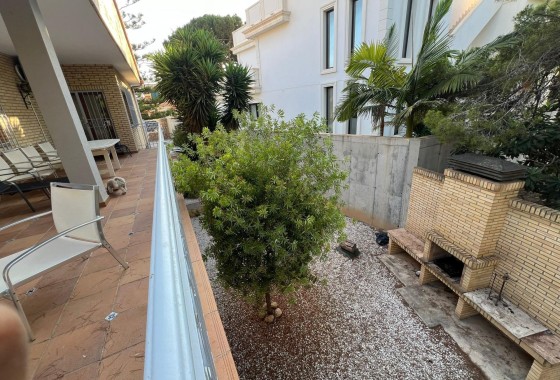 Resale - Freistehende Villa -
Orihuela Costa - Campoamor