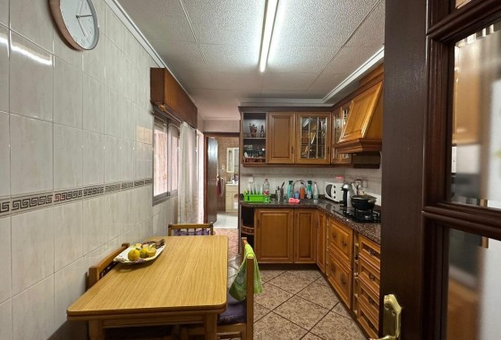 Herverkoop - Appartement / Flat -
Torrevieja - Estacion de autobuses