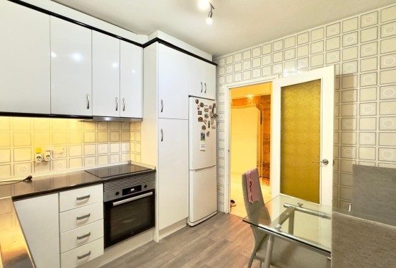 Venta - Apartamento / Piso -
Torrevieja - Center