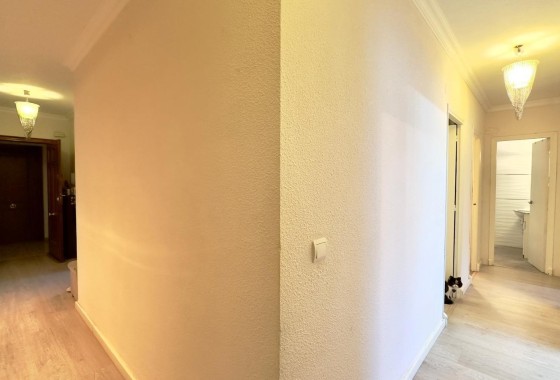 Venta - Apartamento / Piso -
Torrevieja - Center