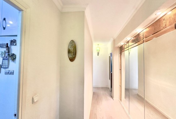 Venta - Apartamento / Piso -
Torrevieja - Center
