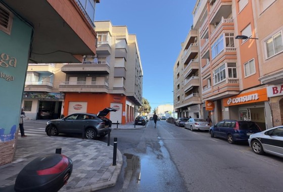 Venta - Apartamento / Piso -
Torrevieja - Center