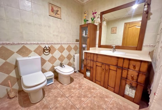 Revente - Maison de ville -
Pinoso - Inland