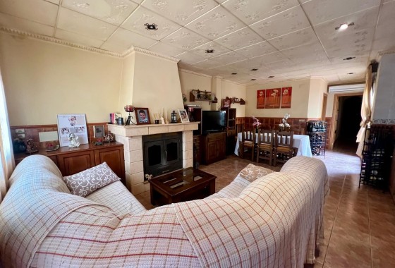 Revente - Maison de ville -
Pinoso - Inland