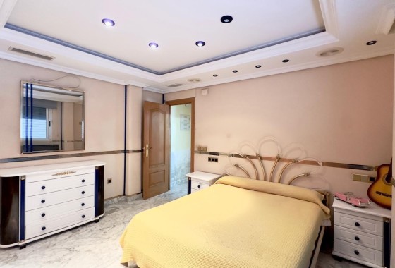 Resale - Wohnung / Appartement -
Torrevieja - Center