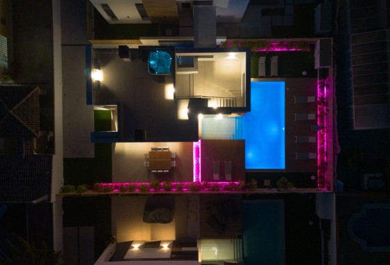 Sprzedaż - Willa wolnostojąca -
Torrevieja - Torreta florida