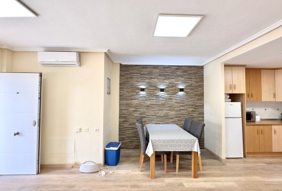 Revente - Appartement -
Torrevieja - Torreblanca