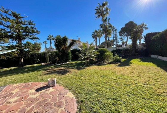 Sprzedaż - Willa wolnostojąca -
Villamartín - Costa Blanca