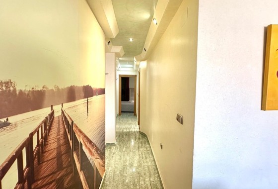Resale - Wohnung / Apartment -
Torrevieja