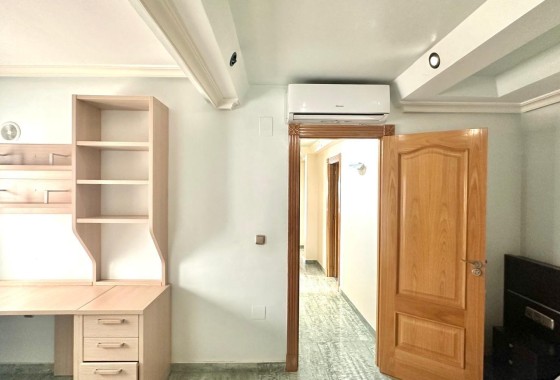 Resale - Wohnung / Apartment -
Torrevieja