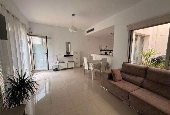 Resale - Stadthaus -
Torrevieja - Punta Prima