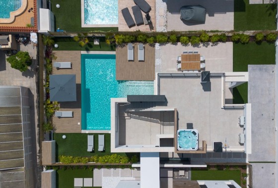 Sprzedaż - Willa wolnostojąca -
Torrevieja - Torreta florida