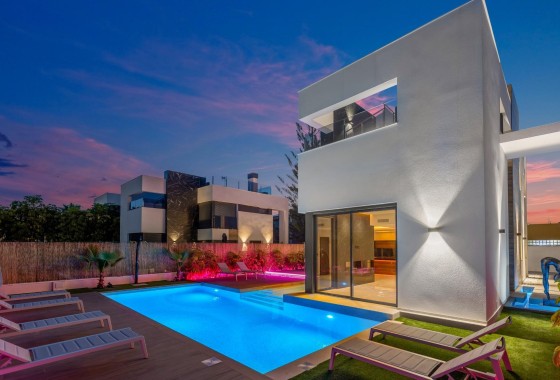 Sprzedaż - Willa wolnostojąca -
Torrevieja - Torreta florida