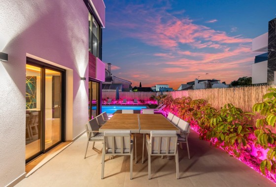 Sprzedaż - Willa wolnostojąca -
Torrevieja - Torreta florida