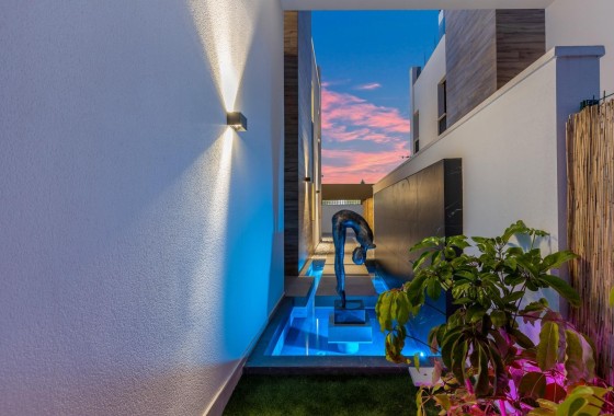 Sprzedaż - Willa wolnostojąca -
Torrevieja - Torreta florida