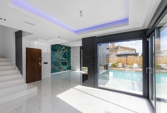 Sprzedaż - Willa wolnostojąca -
Torrevieja - Torreta florida