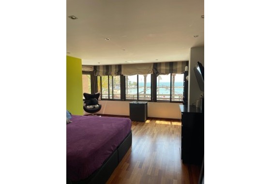 Sprzedaż - Apartament / Mieszkanie -
Torrevieja - Playa del Cura