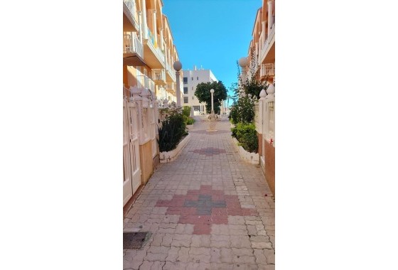 Resale - Wohnung / Appartement -
Torrevieja - La Mata