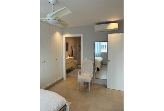 Resale - Wohnung / Appartement -
Torrevieja - El Acequión - Los Náufragos