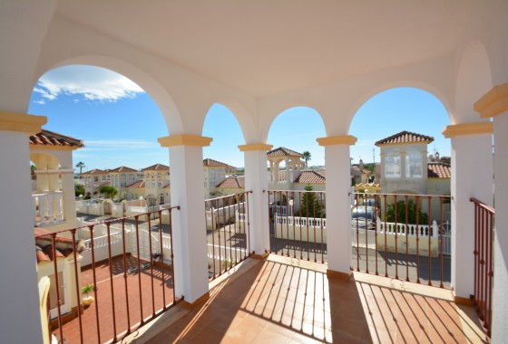 Venta - Chalet Independiente -
Algorfa - Inland