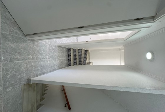 Herverkoop - Stadswoning -
Torrevieja - Los Frutales