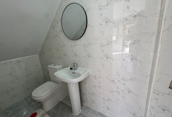 Herverkoop - Stadswoning -
Torrevieja - Los Frutales