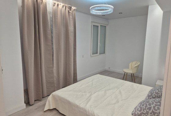 Herverkoop - Appartement / Flat -
Torrevieja - Playa del Acequión