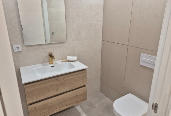 Herverkoop - Appartement / Flat -
Torrevieja - Playa del Acequión